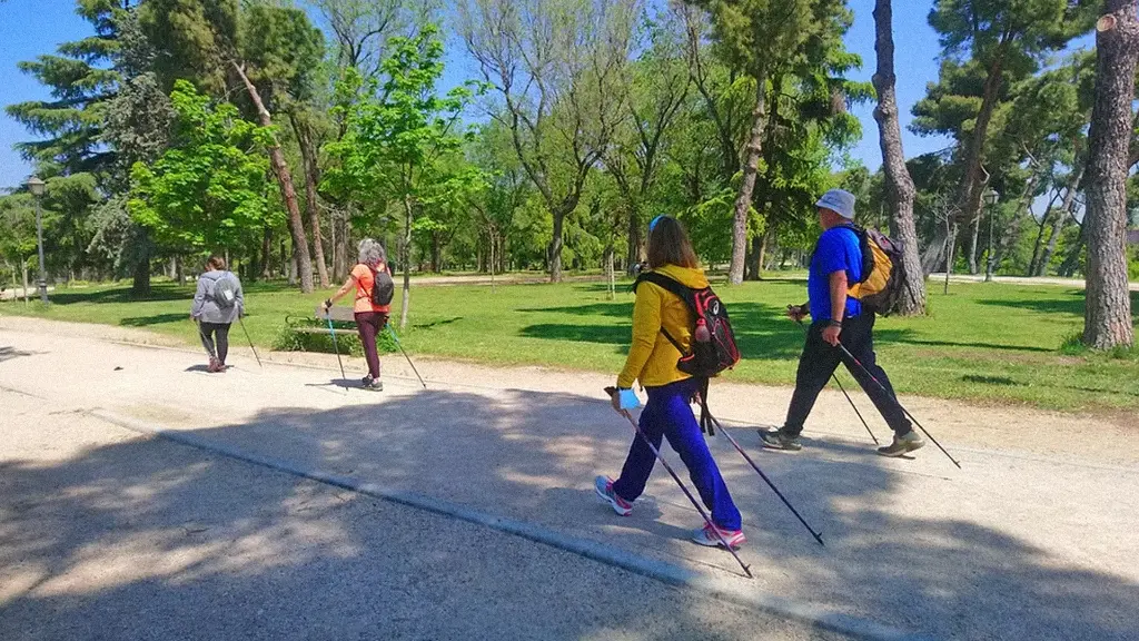 Marcha Nórdica: 1h30 a la semana en Parla